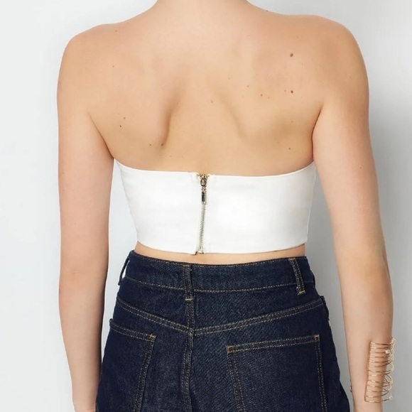 White corset top - Picture 2 of 2